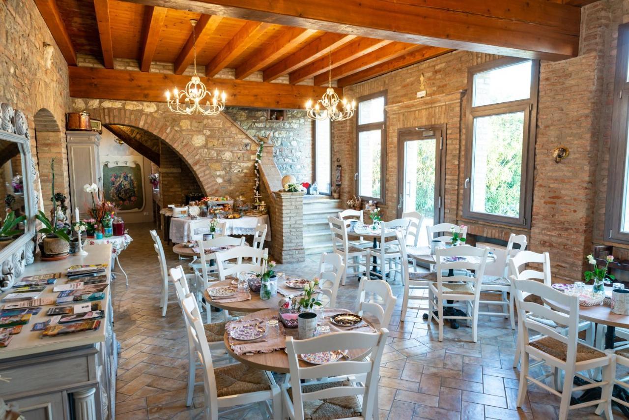 Agriturismo Le Fontanelle Da Valente Montichiari Exteriér fotografie