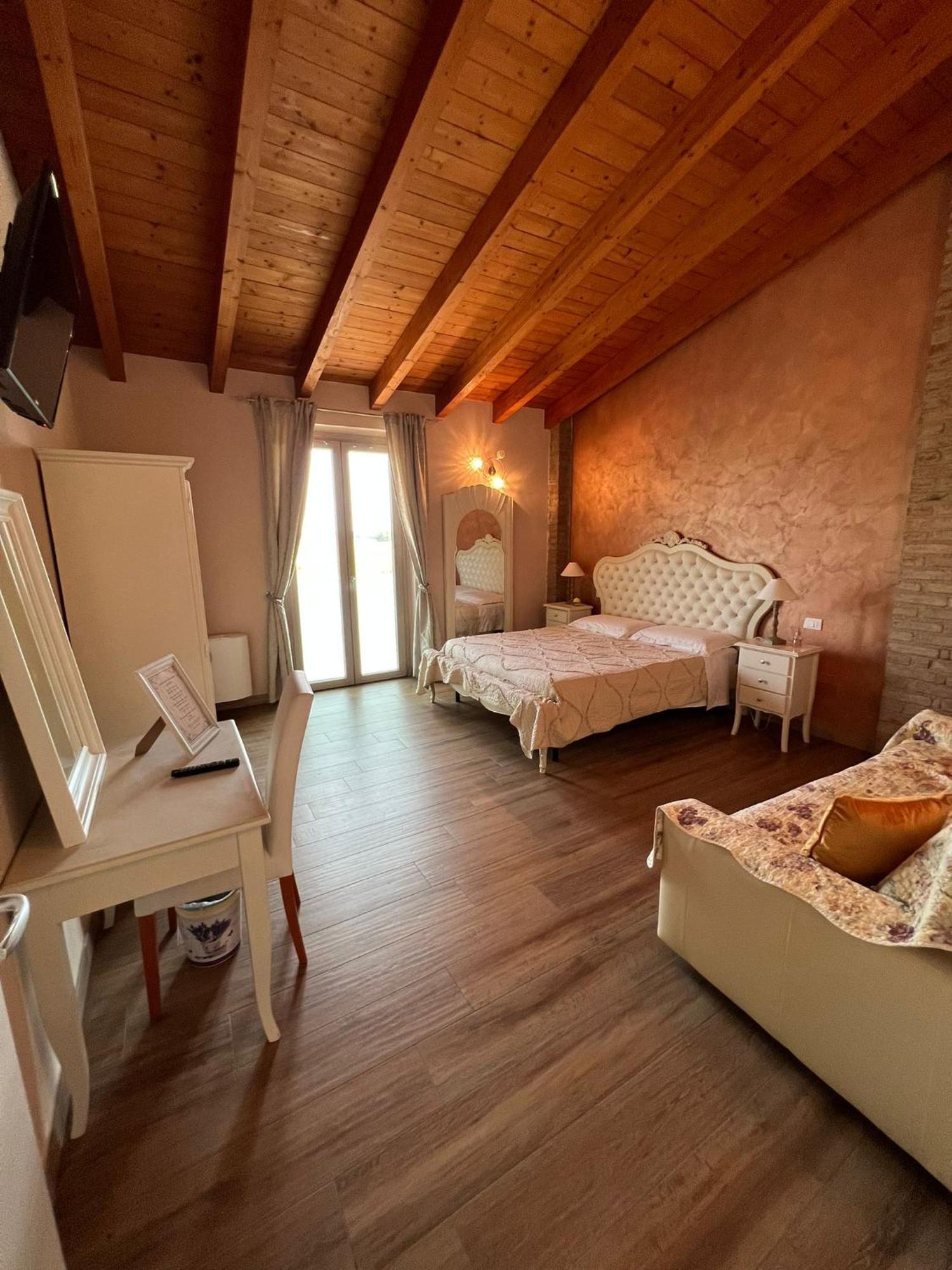 Agriturismo Le Fontanelle Da Valente Montichiari Exteriér fotografie